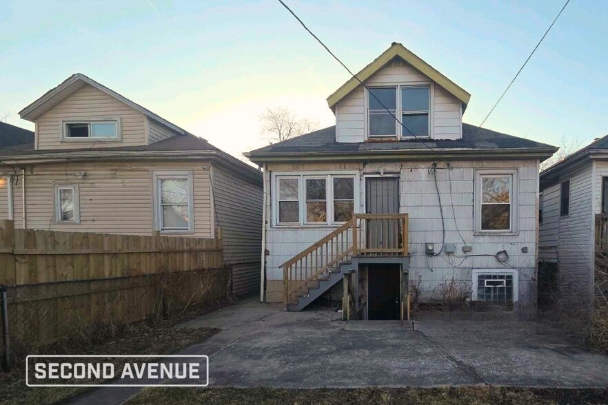 Building Photo - 9209 S Blackstone Ave