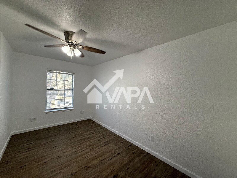 Building Photo - 6547 Estes Flats