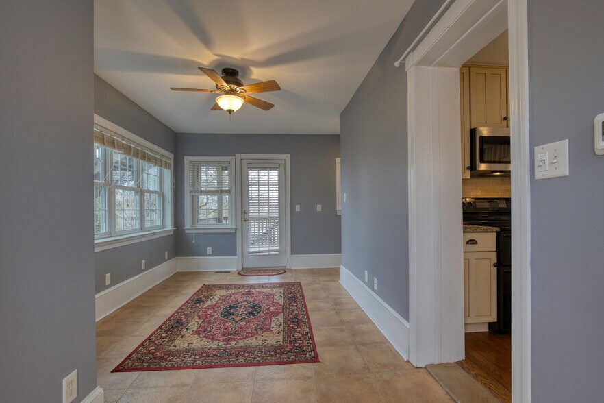 Sunroom - 8 Glenwood Ave