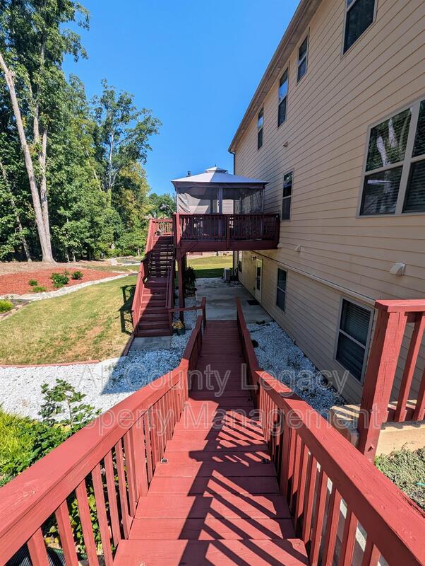 Building Photo - 149 Oatgrass Dr