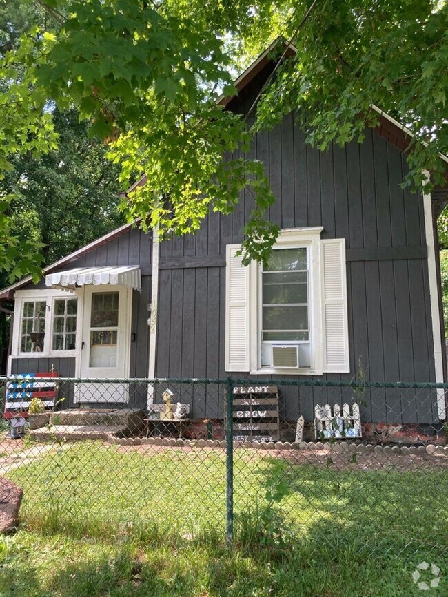Building Photo - Adorable 3 Bedroom Home in Frankfort