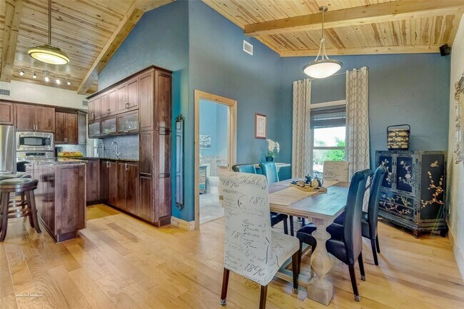 Building Photo - 18754 Farm to Market Rd 2755