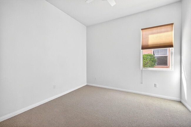 Building Photo - 81344 Corte Compras