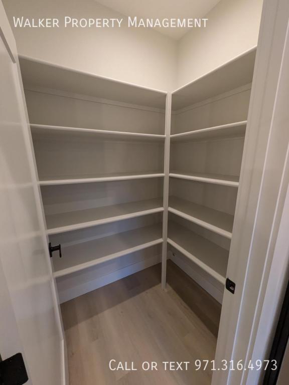 Building Photo - 1000 E Rork Ct