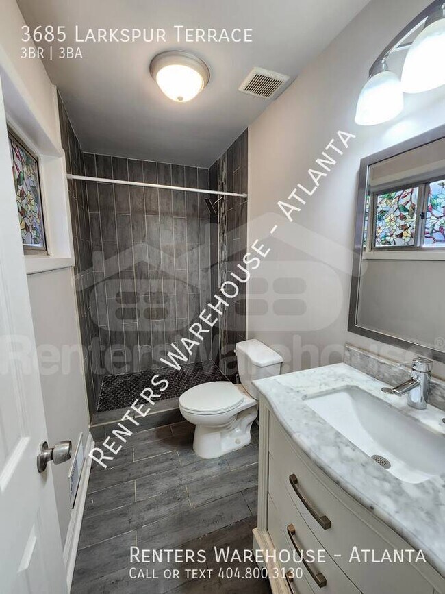 Building Photo - &quot;Modern Elegance Meets Comfort: Your ...