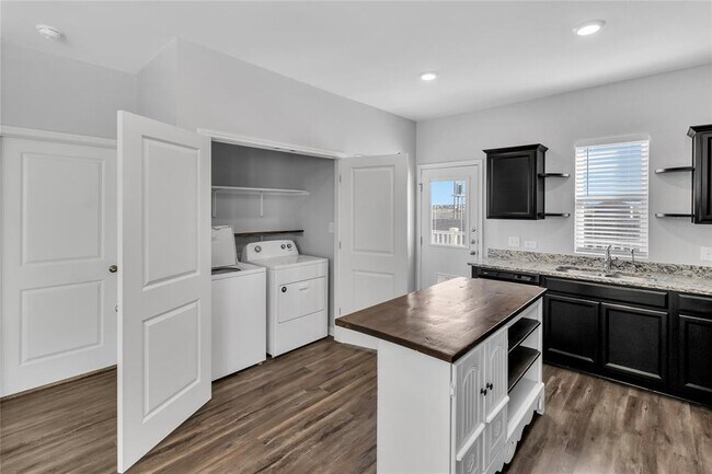 Building Photo - 105 Bell Rings Dr