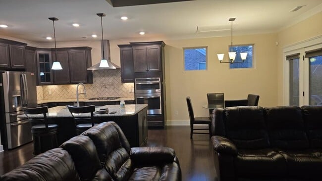 Building Photo - 6002 Bedstone Dr