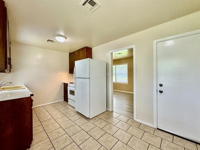 Building Photo - 3222 N Holman Ct