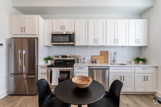 Interior Photo - Washington Flats II