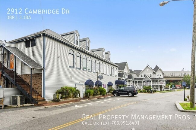 Building Photo - 2912 Cambridge Dr