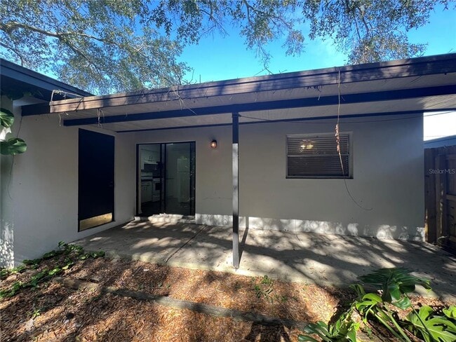 Building Photo - 1068 Orienta Ave