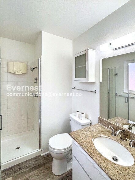 Building Photo - 739 43rd Ave