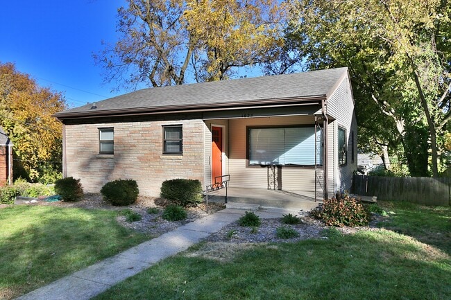Building Photo - 1025 N 50th Ave