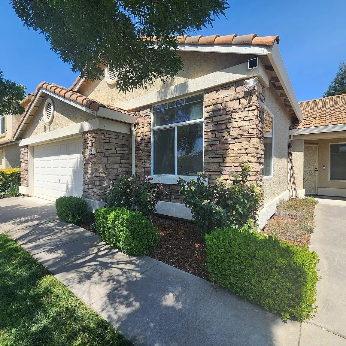 Building Photo - 9919 Tarzo Way