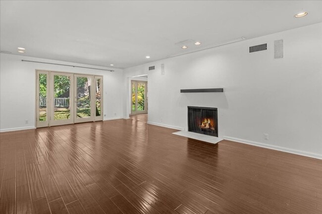 Building Photo - Private Hillside Retreat with Expansive Yard, Chef’s Kitchen, and Spa-Like Primary Suite