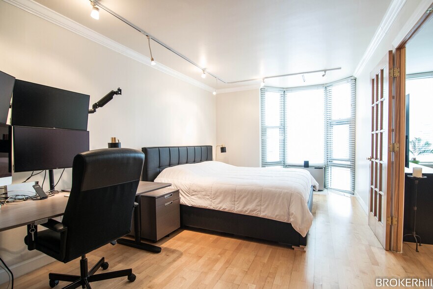 Bedroom - 1340 N Dearborn St