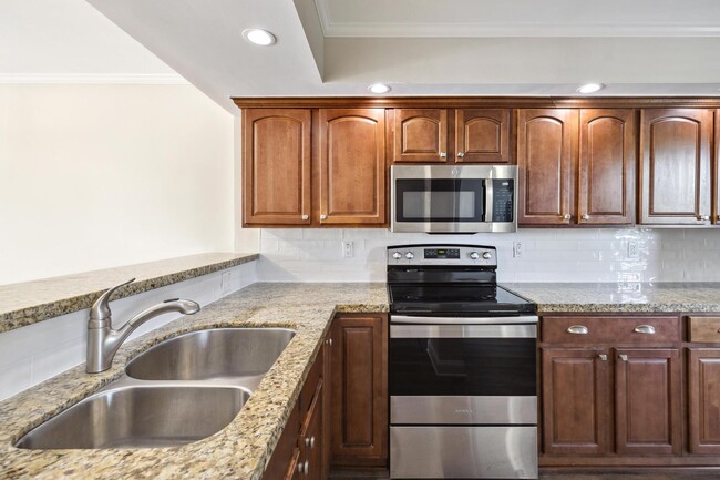 Building Photo - 4 Royal Palm Way