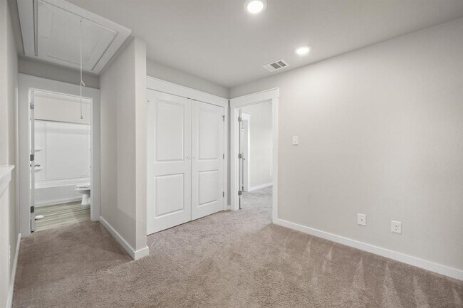 Building Photo - 441 Fieldwood Dr