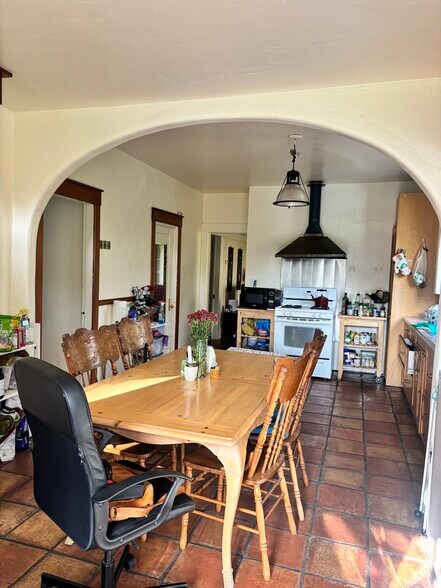 Building Photo - 2126 Blake St