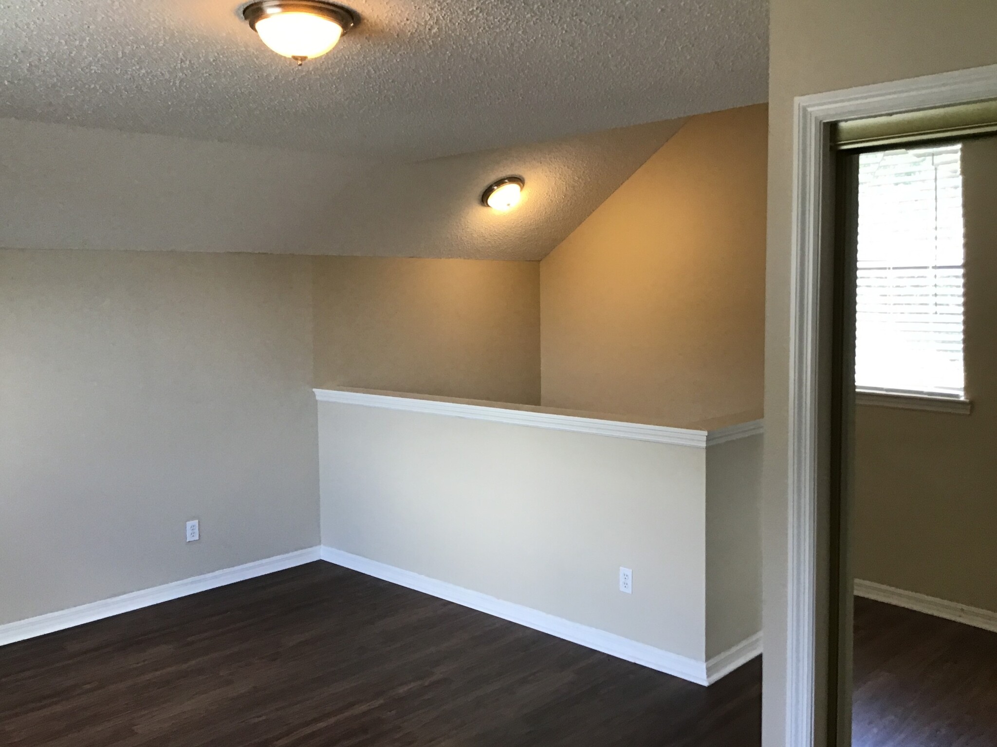 Building Photo - 1133 Olympic Ct