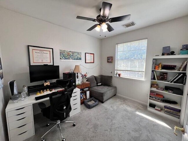 Building Photo - Luxury Living in North Austin / Condominium / Gated Community / 3 bedrooms / 2 car garage