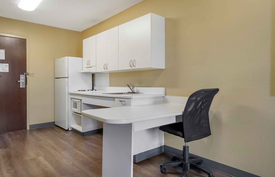 Building Photo - Furnished Studio-Seattle - Everett - North