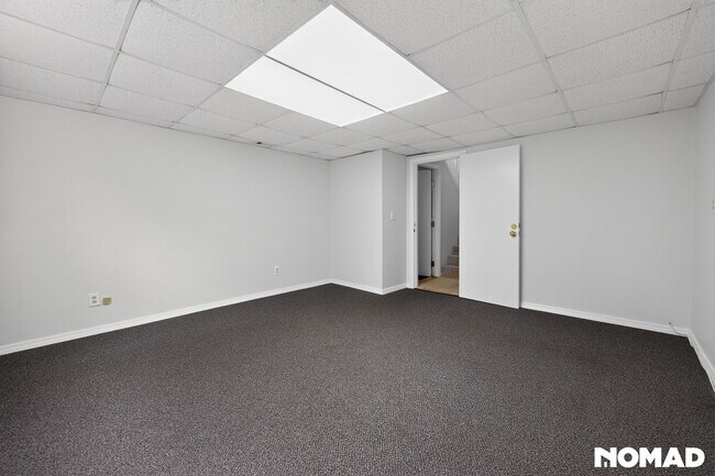 Building Photo - Spacious 3BR Condo in Ashland
