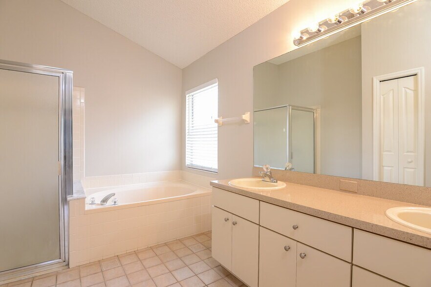 Building Photo - 1538 Scotch Pine Dr
