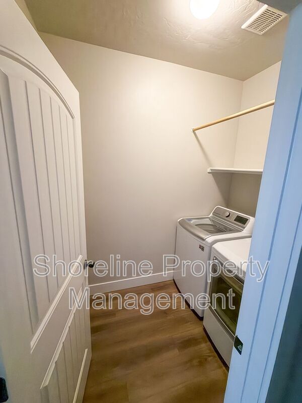 Building Photo - 12913 S Salerno Ave