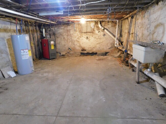 Building Photo - 5341 Hadfield St