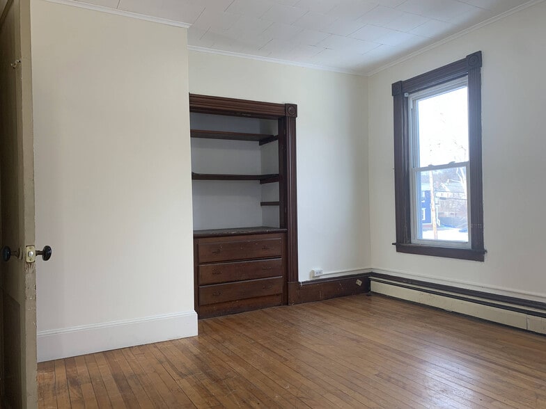 Bedroom 2/Living Room - 201 Roxbury St