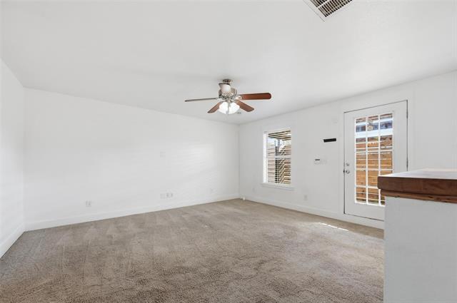 Building Photo - 633 Rose Garden Dr