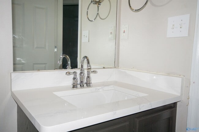 Building Photo - 109 Sandy Hollow Dr NW