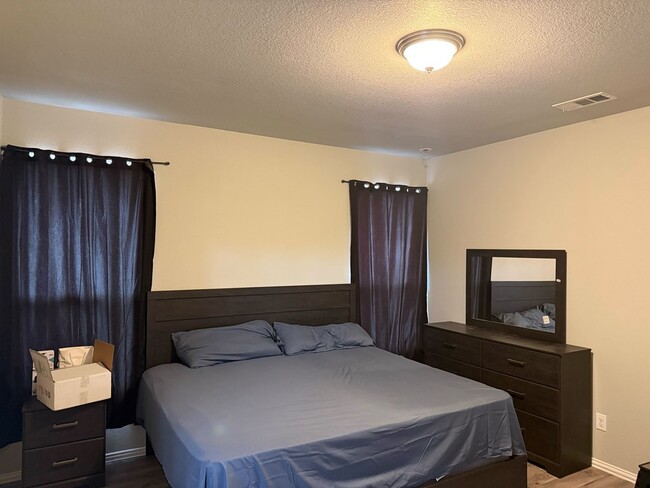 Building Photo - 25 Purple Sage Ranch Cir