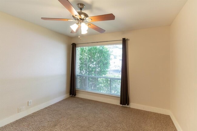 Building Photo - 2604 Rock Terrace Dr