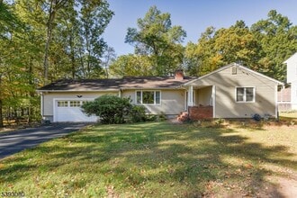 Building Photo - 109 Edgewood Dr