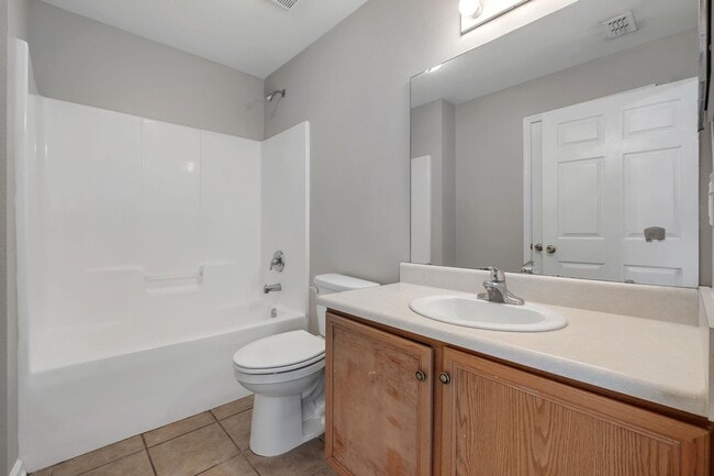 Building Photo - 2738 W Tharpe St