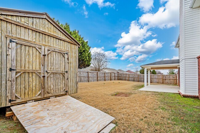 Building Photo - 117 Vancouver Rd