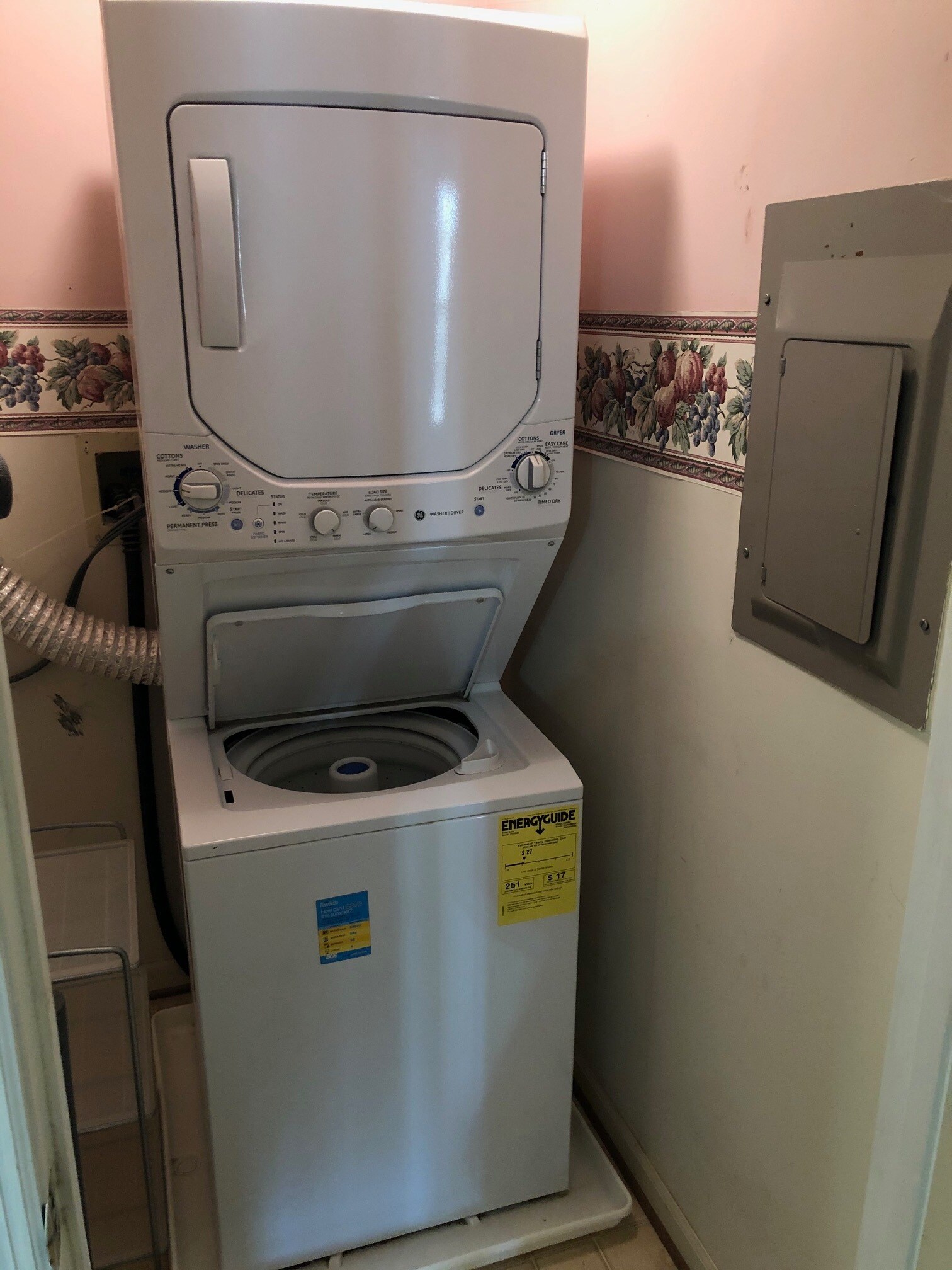 washer/dryer - 1006 Markham Ct