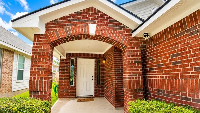 Building Photo - 7543 Legacy Pines Dr