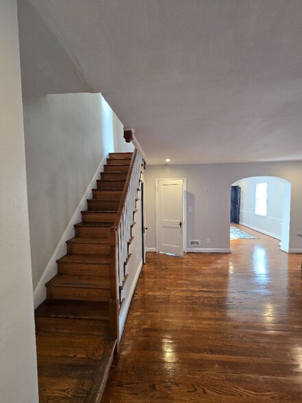 Building Photo - 2200 Braddish Ave