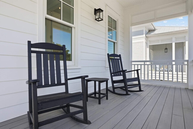 Building Photo - 419 Lakefront Dr