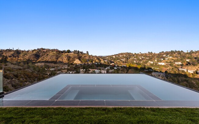 Building Photo - 7567 Hermes Dr