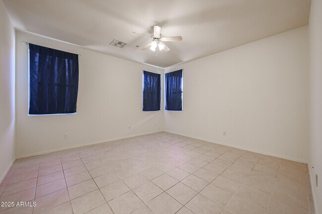 Building Photo - 16925 W Nottingham Way