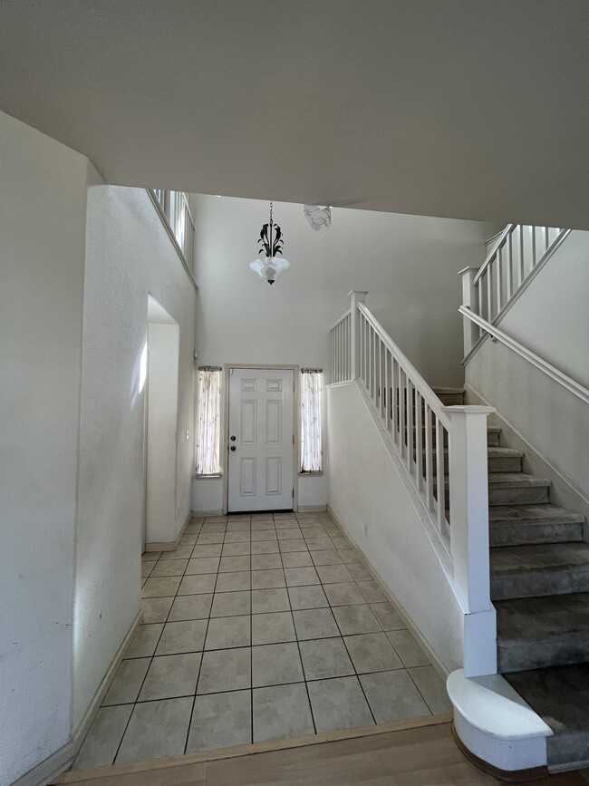 Building Photo - 2636 Carson Way