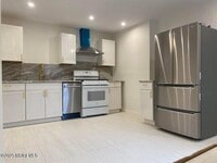 Building Photo - 106 Wallace St