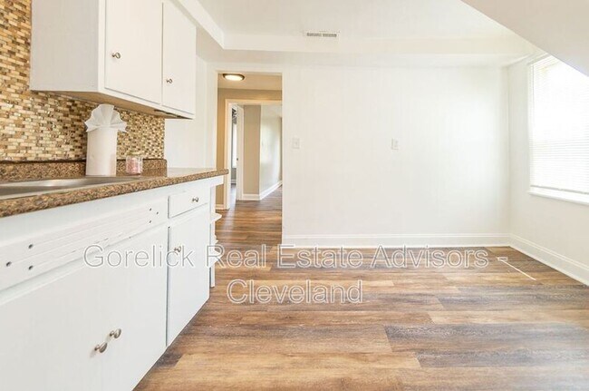 Building Photo - 1340 Sheffield Rd