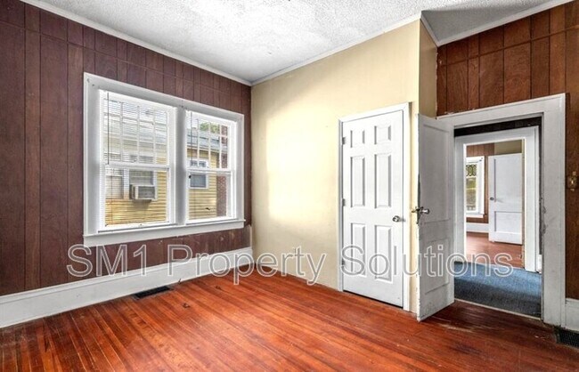 Building Photo - 2360 N Patterson Ave