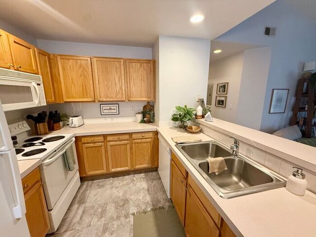 Building Photo - Beautiful 2 bedroom, 2 Bath Condo with 1 Car Detached Garage in Southwest Fort Collins, CO