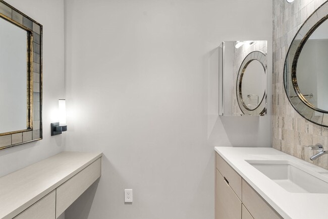 Building Photo - 1 Avery St